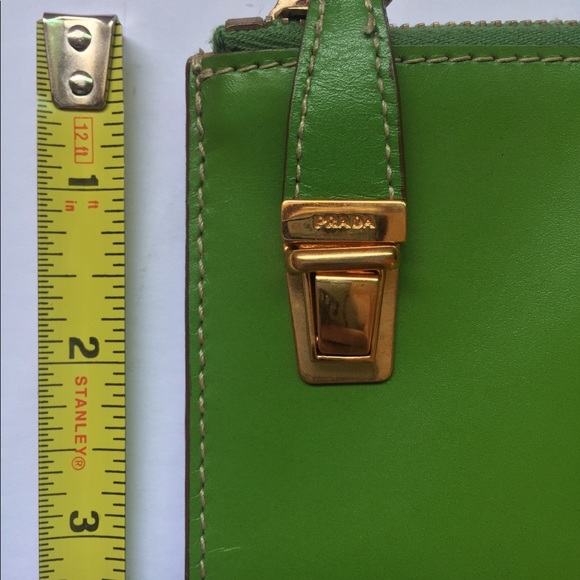 Authentic Prada Vitello Pocket Clutch, Leather *RARE COLOR* - Picture 4 of 7